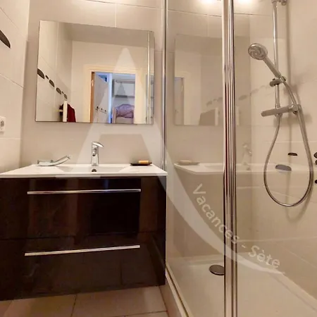 Апартаменты Cap Corniche Piscine, 4 Personnes Clim, Wifi Et Parking